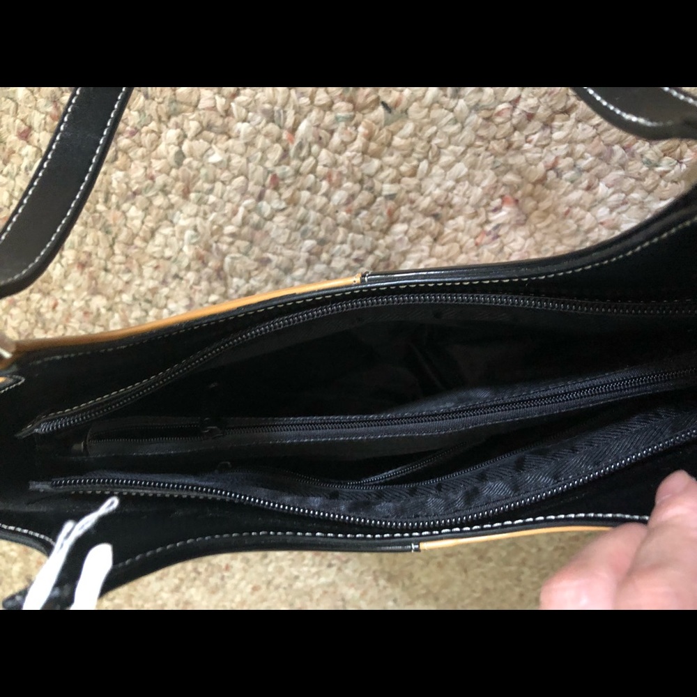 Purses - Picture 6 of 7